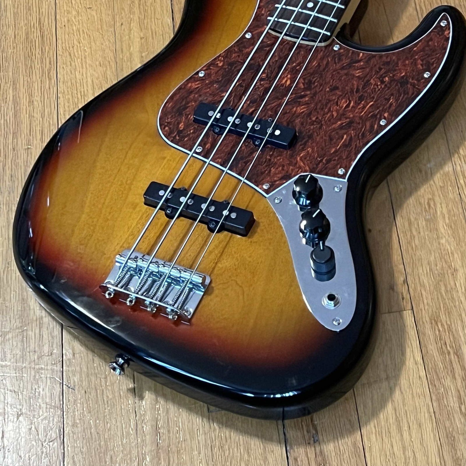 Squier Classic Vibe '60s Jazz Bass Laurel FB 3-Color Sunburst Used