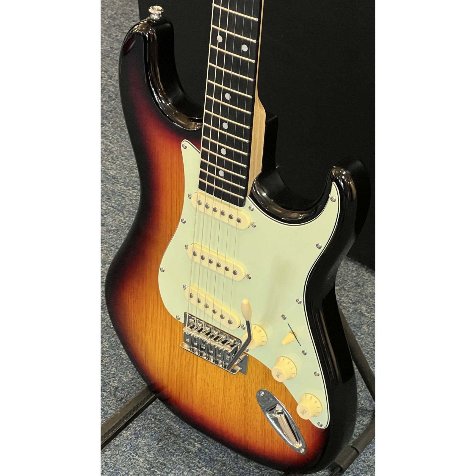 Tagima TG500 Electric Guitar Sunburst