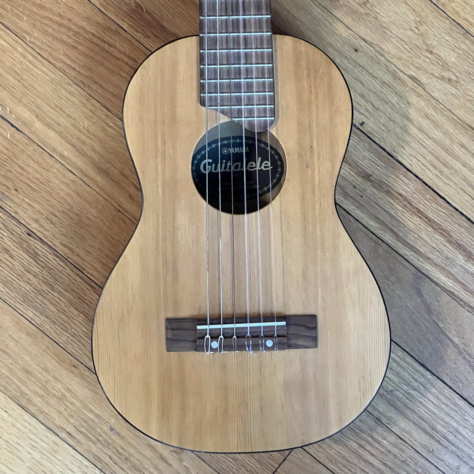 Yamaha Guitarlele 6-string ukulele used