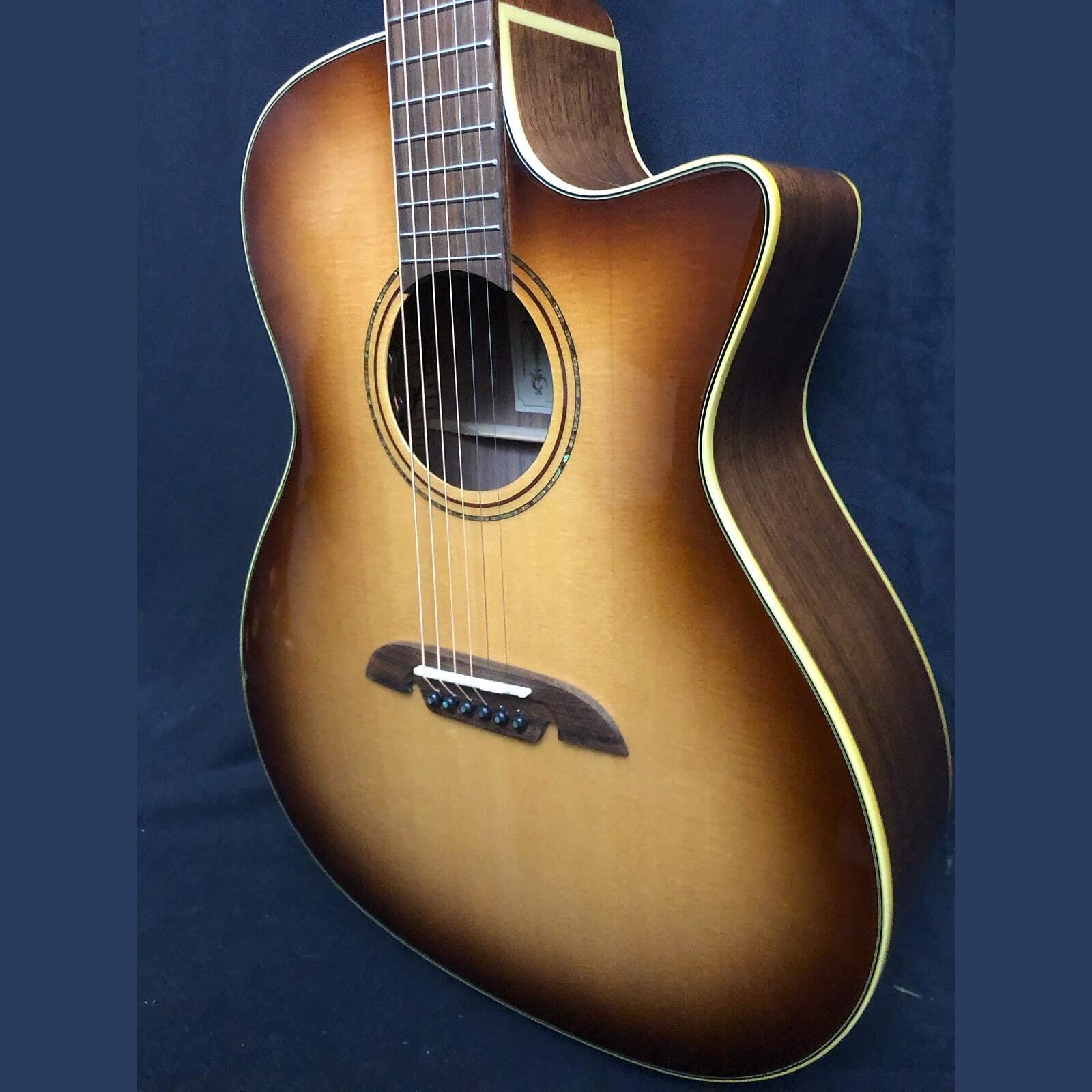Alvarez Masterworks Grand Auditorium Acoustic Electric Guitar w/Cutaway SHB
