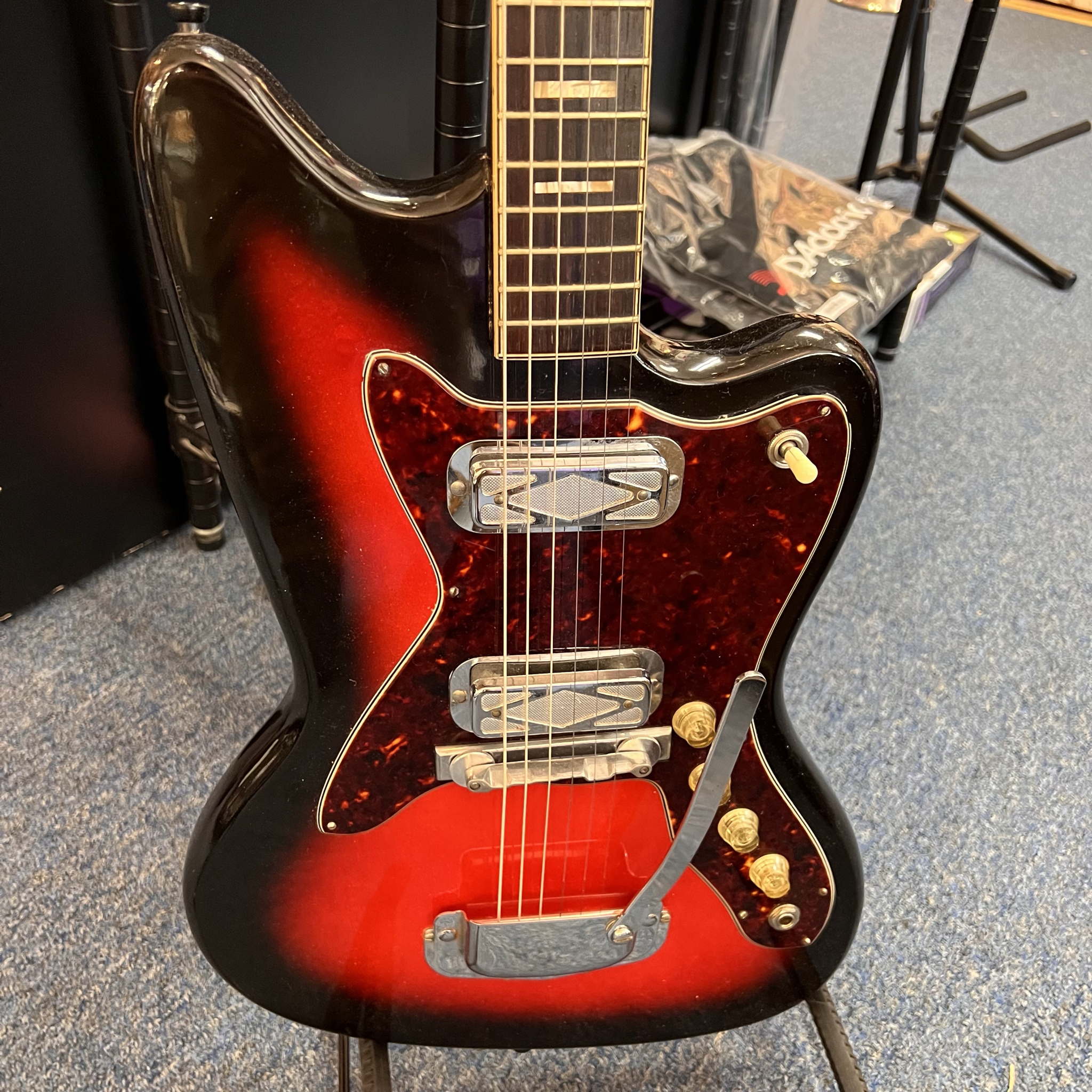 Silvertone 1478 Silhouette 1960s w/case (used)
